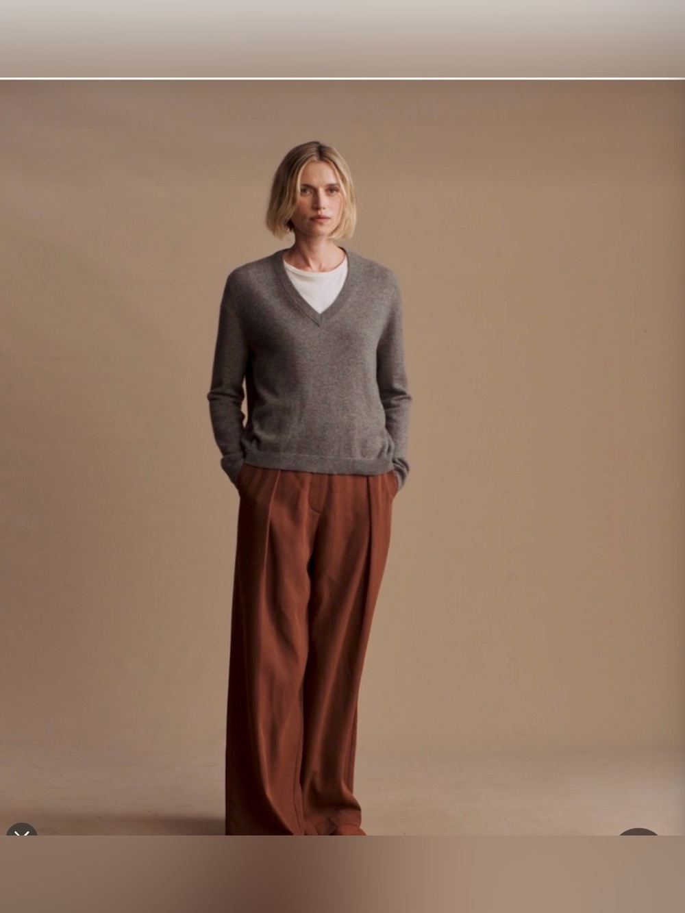 Jenni Kayne Flynn Cashmere V-Neck Sweater in Shadow- size M